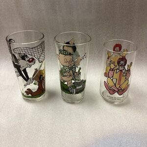 Bundle Vintage Looney Tunes Character Glass Set & a Ronald McDonald Glass